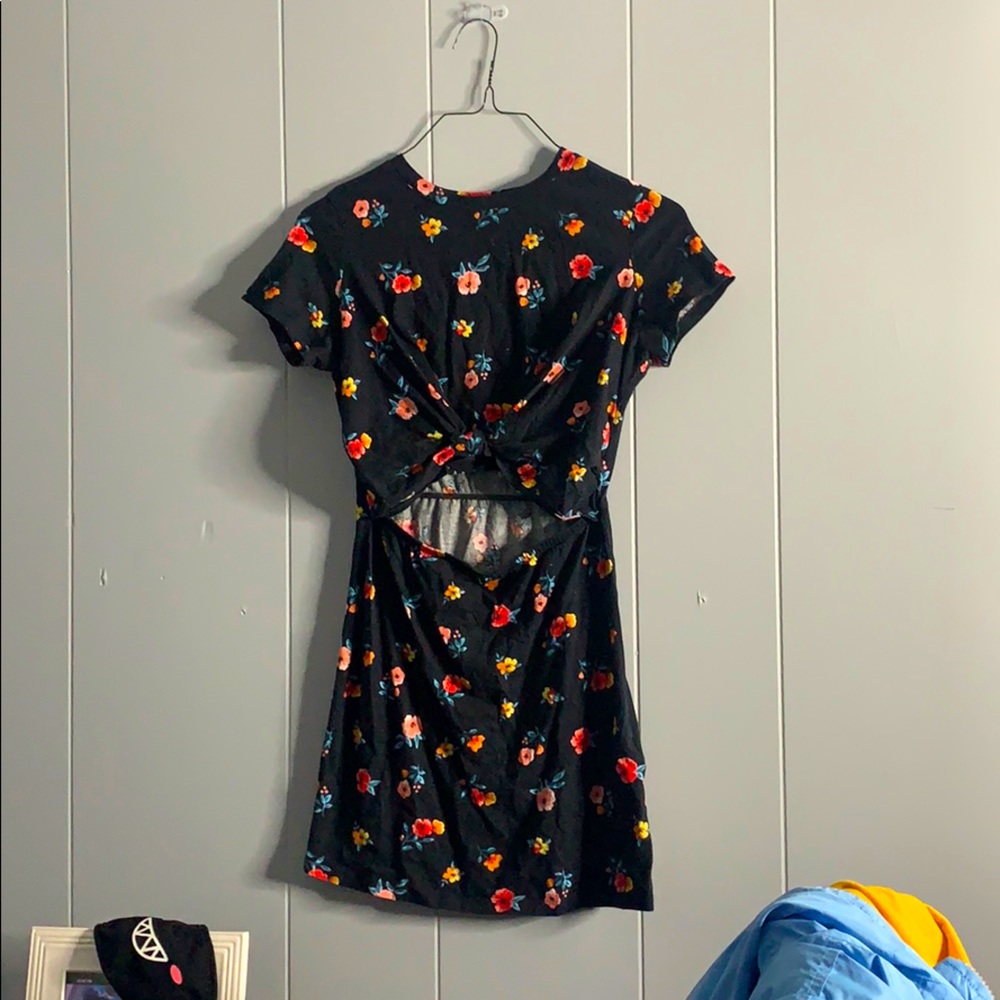 Floral minnie black dress Forever 21